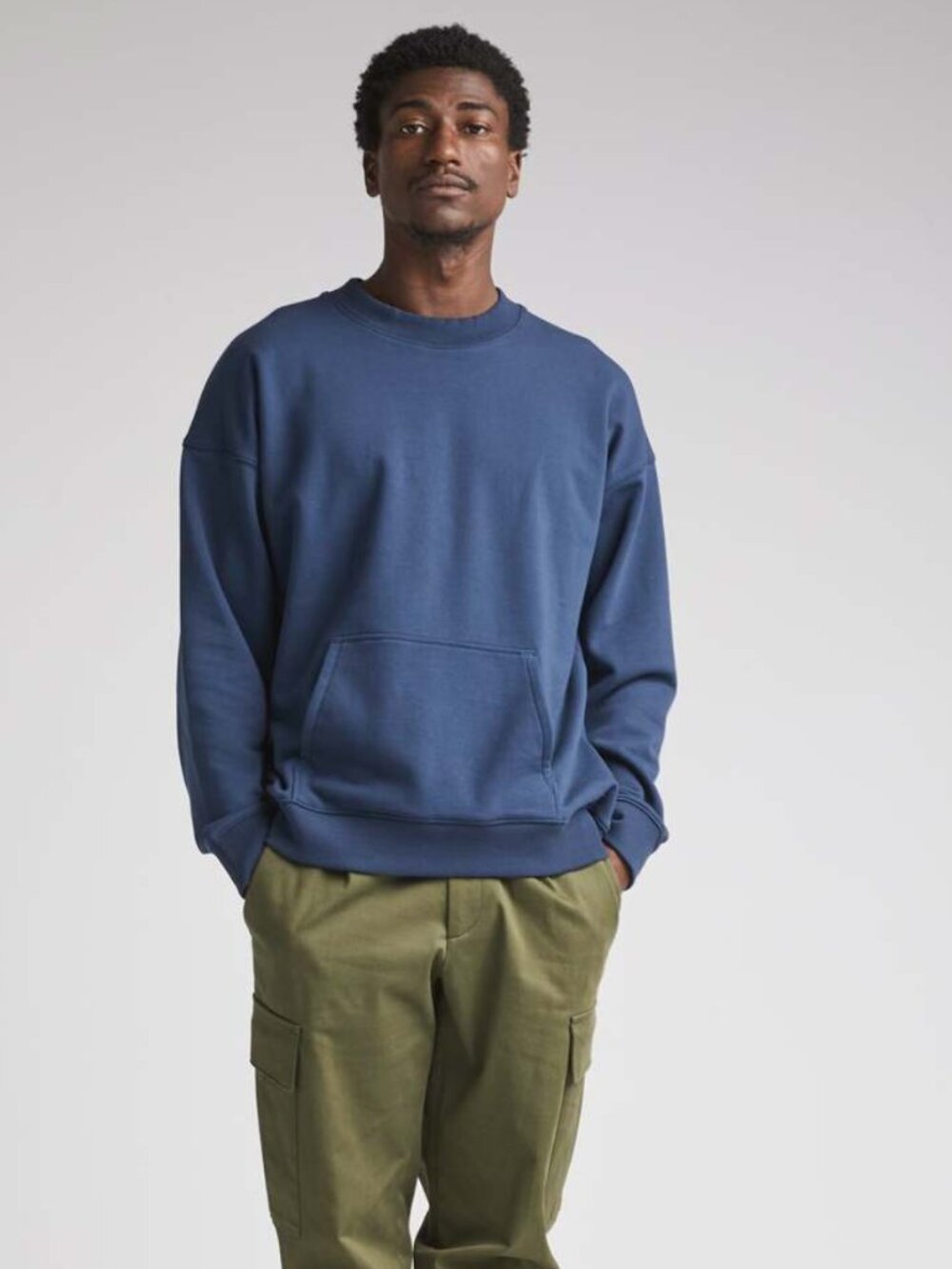 Richer Poorer Stretch French Terry Pocket Crewneck Sweatshirt Blue Size Medium